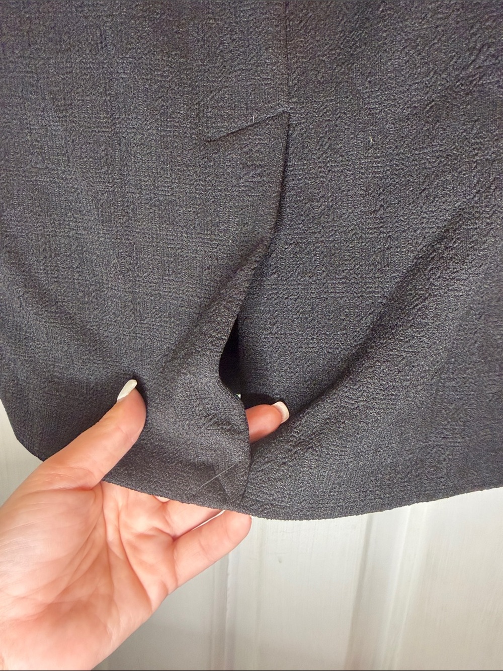 Tailored Black Pencil Skirt with Subtle Side Panel - Picture 4 of 6
